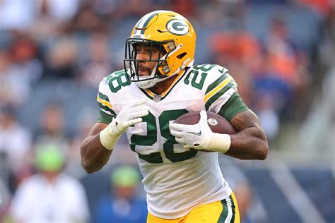 Packers RB AJ Dillon lands on season.
